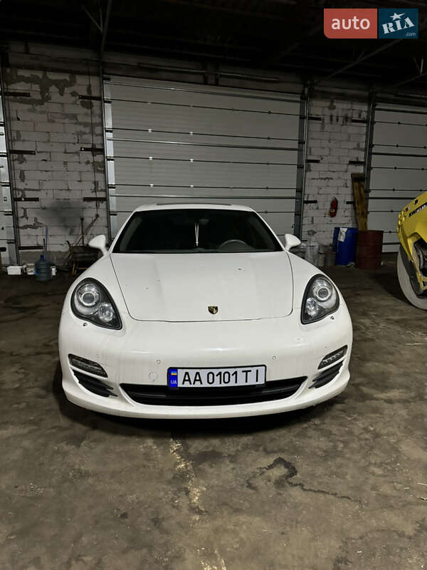 2010 porsche panamera