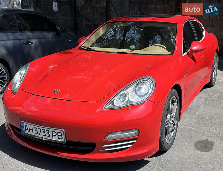 2010 porsche panamera