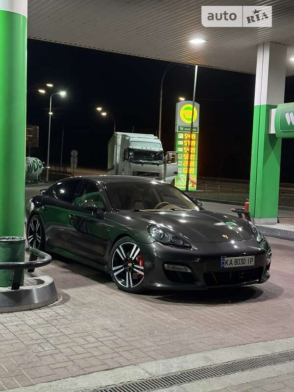 2010 porsche panamera