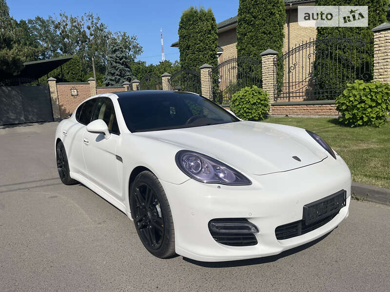 2010 porsche panamera