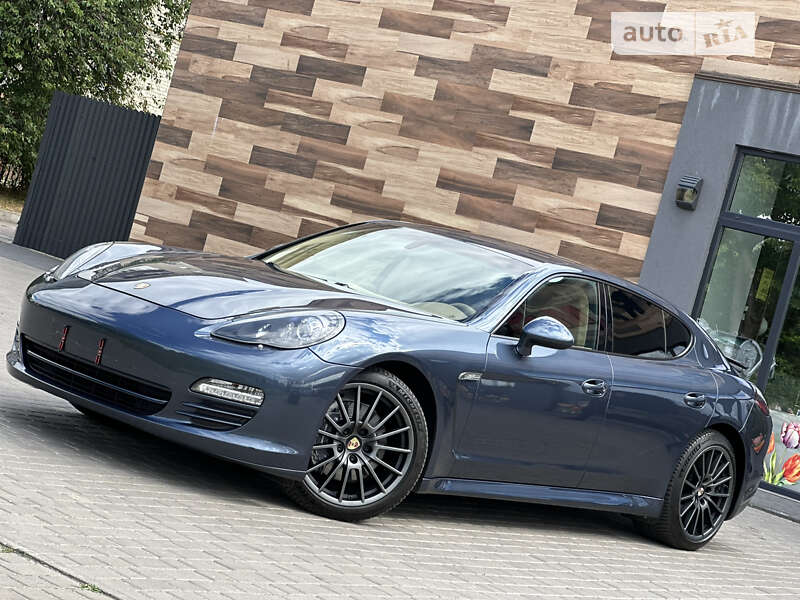 2011 porsche panamera