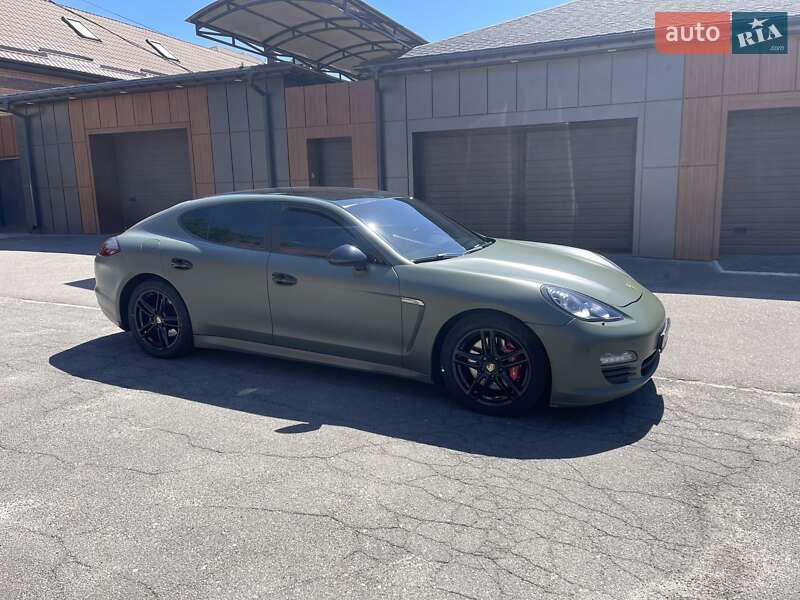 2011 porsche panamera