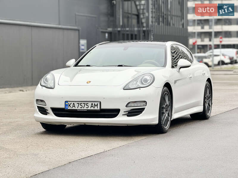 2011 porsche panamera