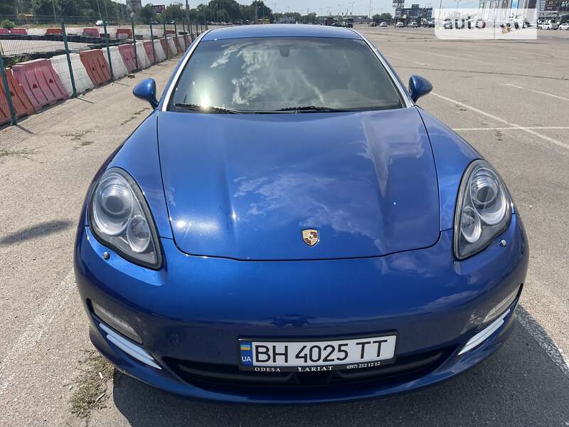 2010 porsche panamera