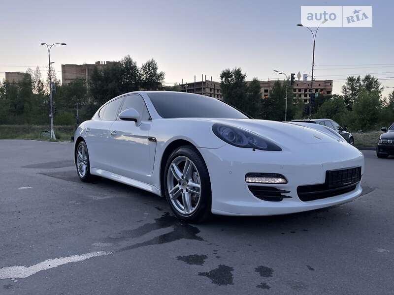 2011 porsche panamera