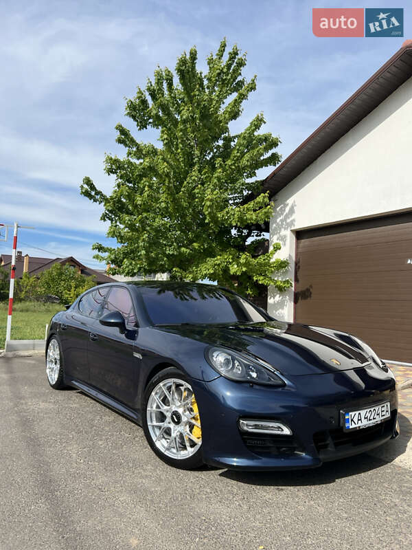 2011 porsche panamera