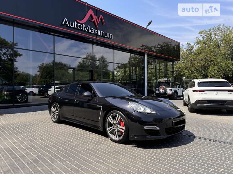 2011 porsche panamera