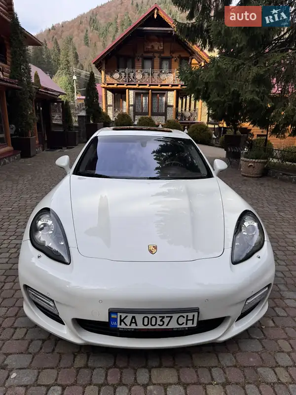 2011 porsche panamera