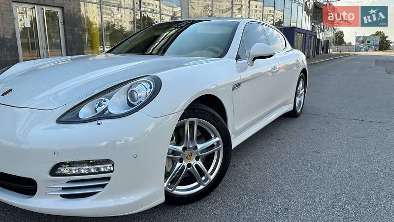2012 porsche panamera