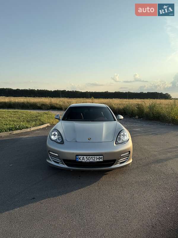 2012 porsche panamera