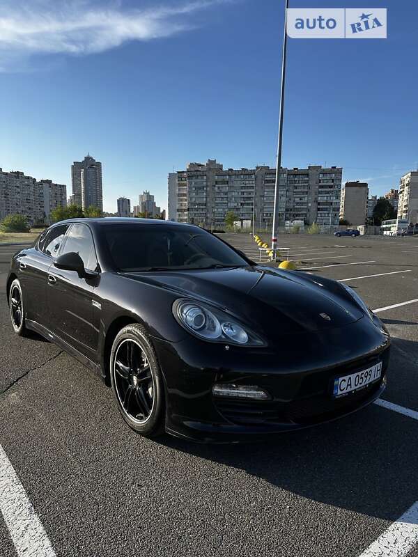 2011 porsche panamera