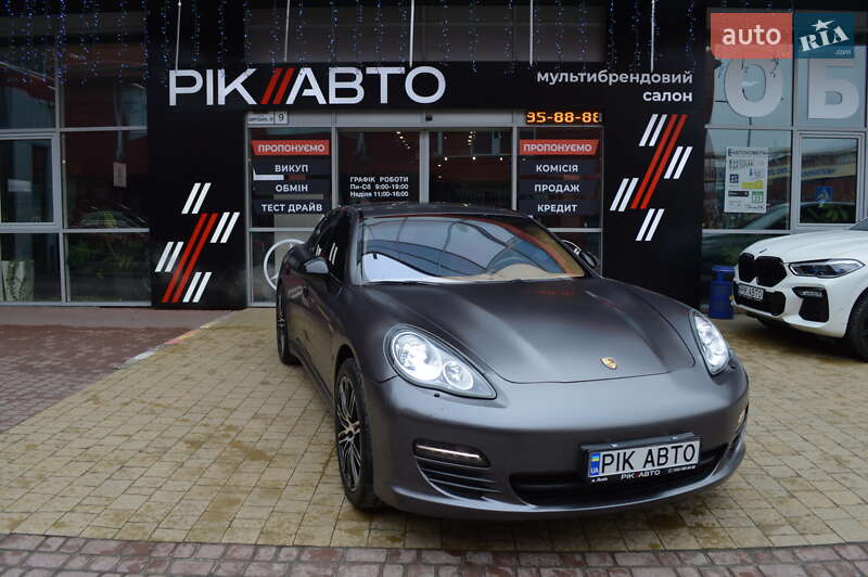 2011 porsche panamera