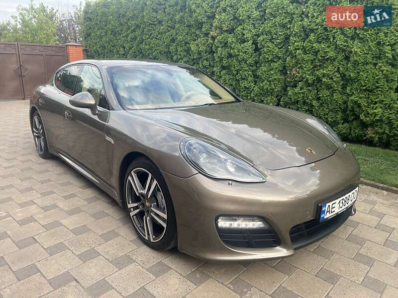 2012 porsche panamera