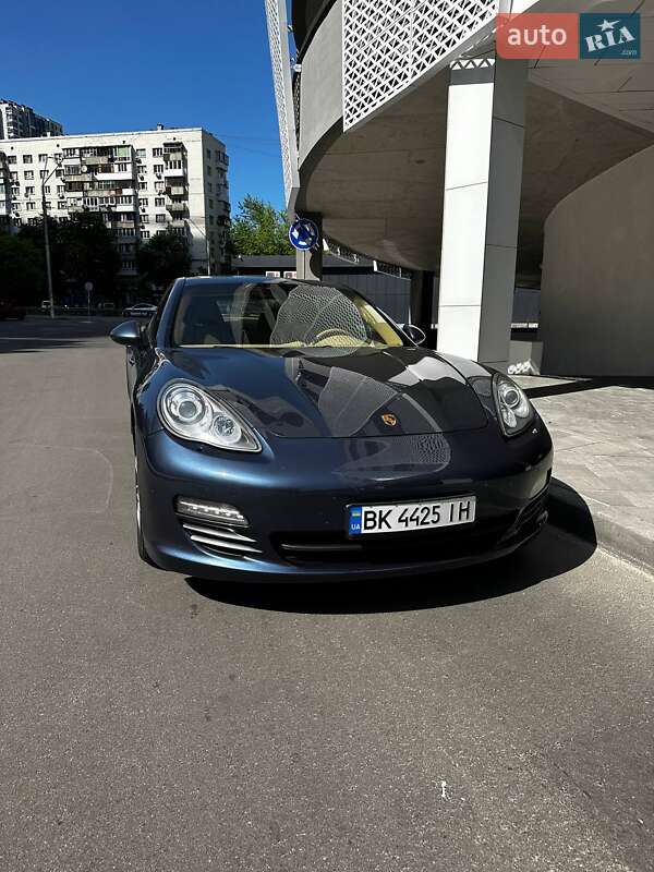 2012 porsche panamera