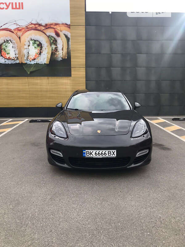 2012 porsche panamera