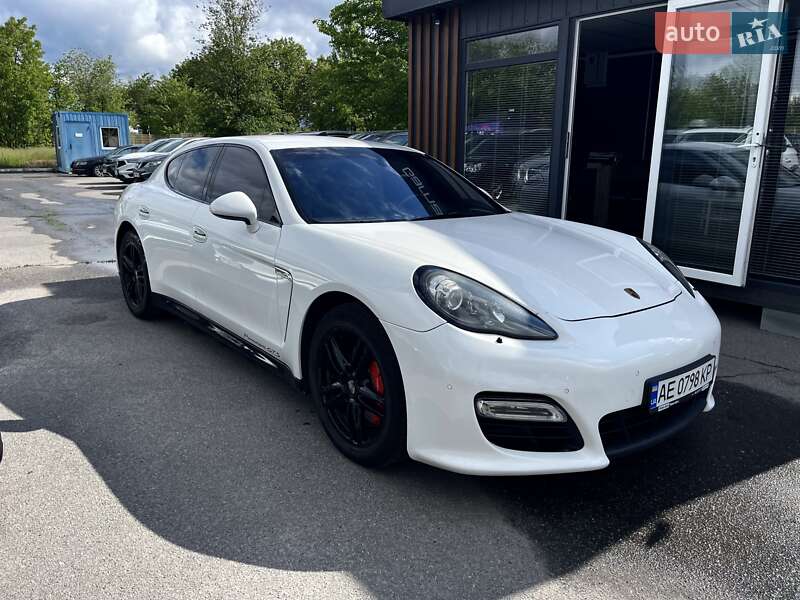 2012 porsche panamera