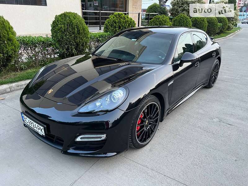 2012 porsche panamera