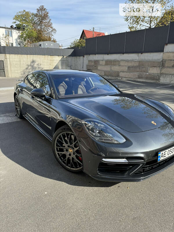 2017 porsche panamera