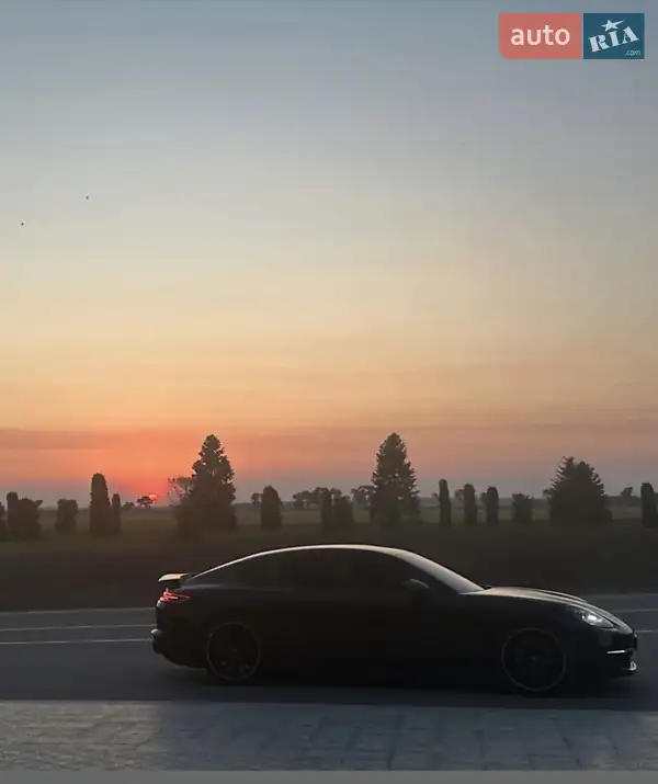 2018 porsche panamera