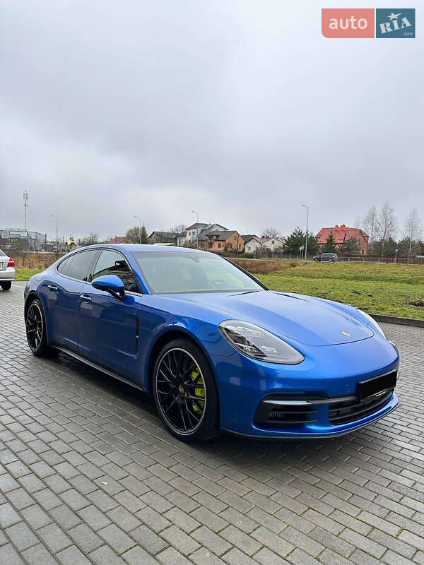 2018 porsche panamera