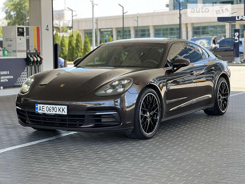 2018 porsche panamera