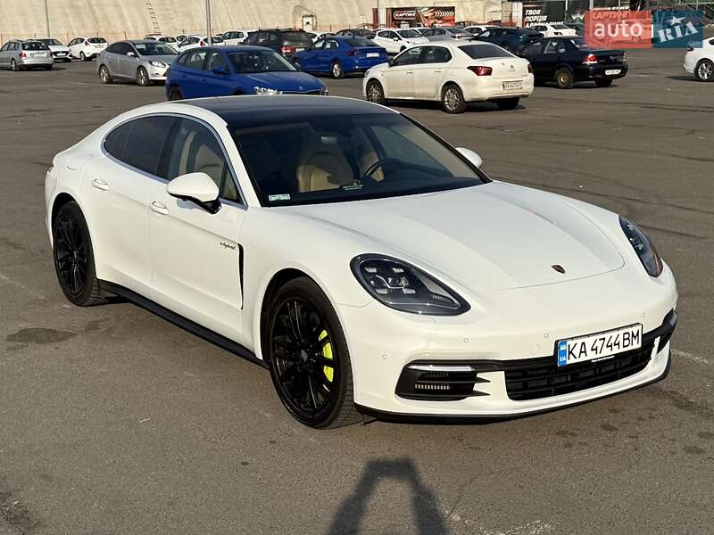 2018 porsche panamera