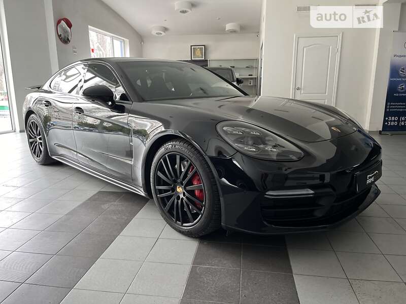 2018 porsche panamera
