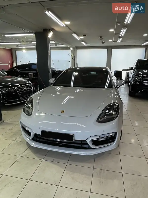 2022 porsche panamera