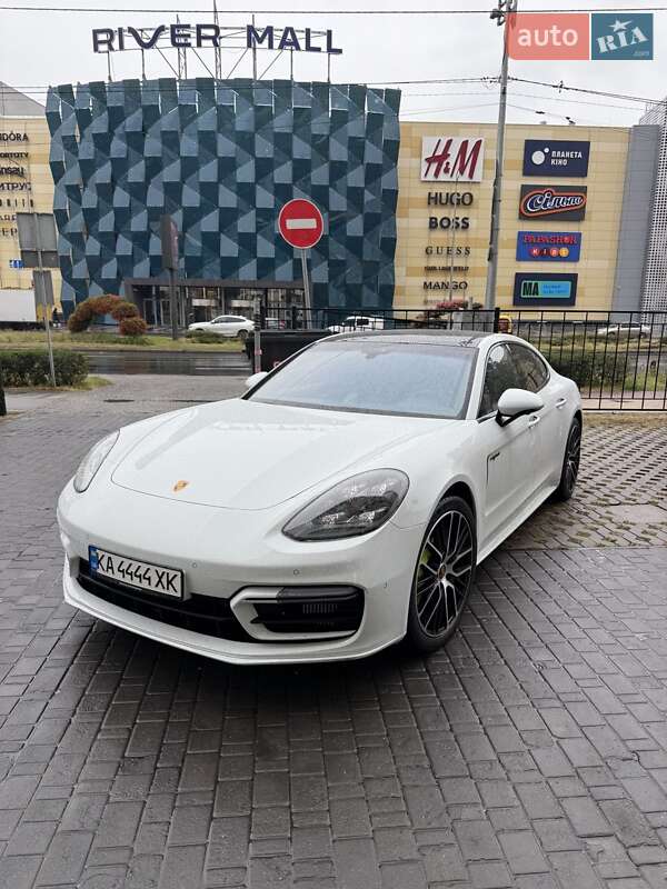 2023 porsche panamera