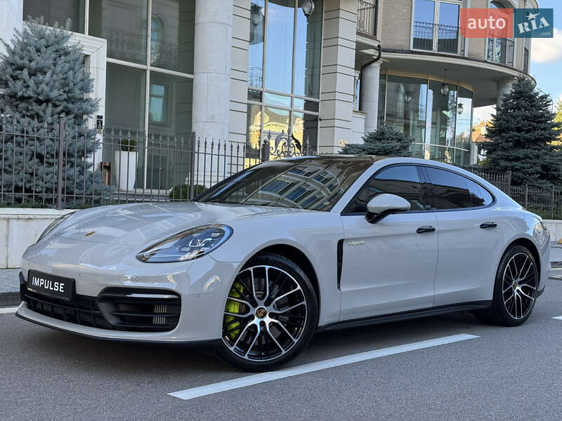 2023 porsche panamera