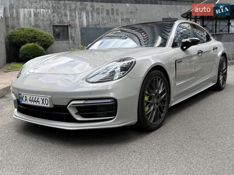 2023 porsche panamera