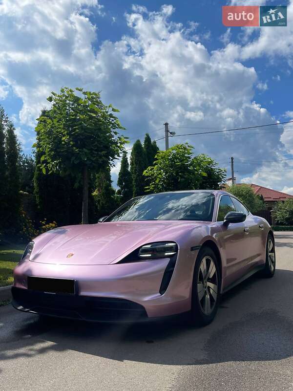 2020 porsche taycan 4s