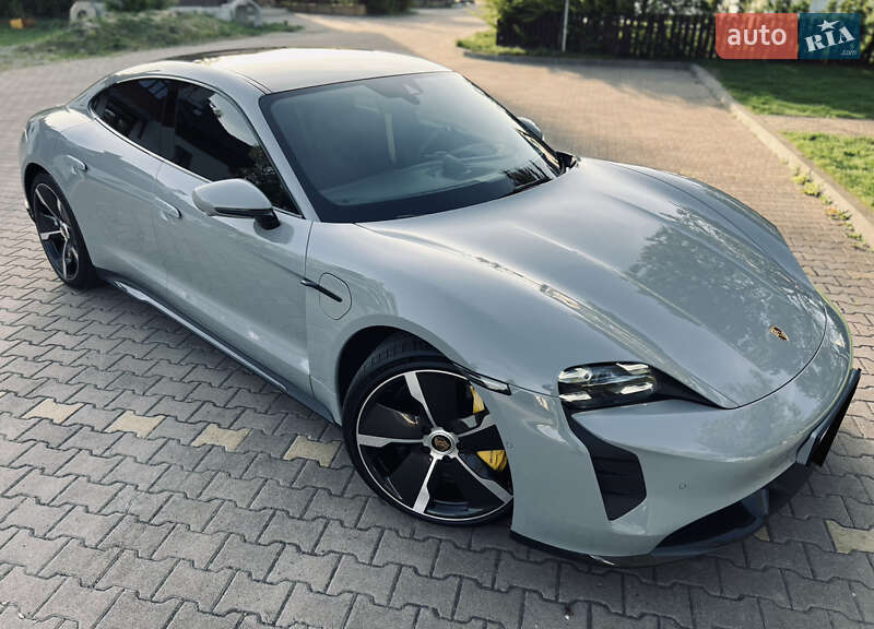 2020 porsche taycan turbo s