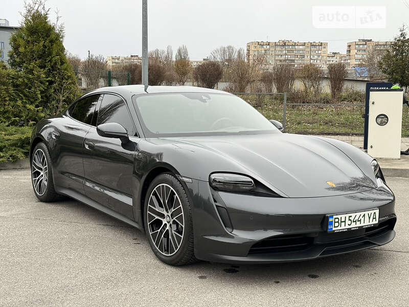 2021 porsche taycan