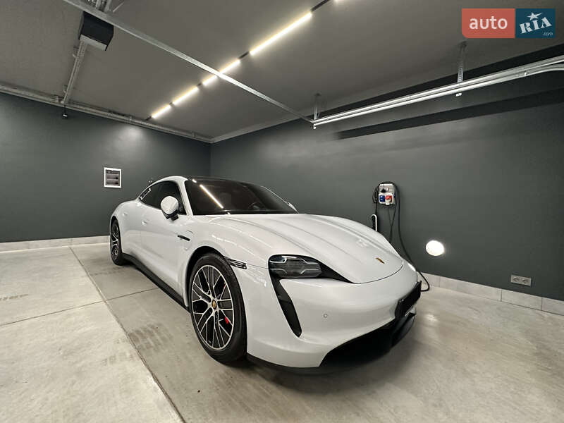2021 porsche taycan