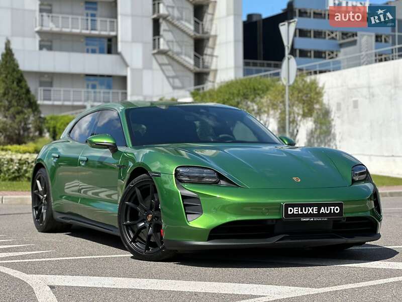 2022 porsche taycan