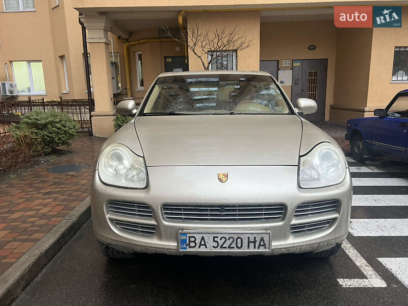 2005 porsche cayenne