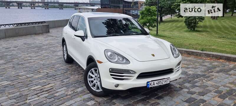 2011 porsche cayenne