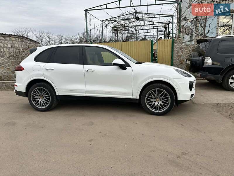 2017 porsche cayenne