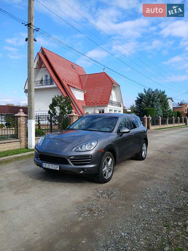 2011 porsche cayenne