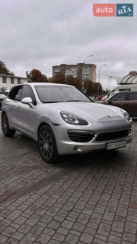 2012 porsche cayenne