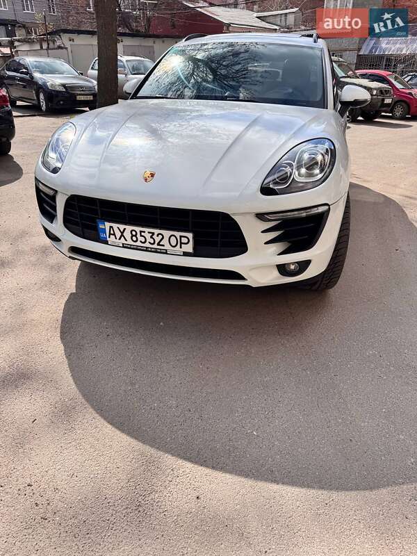 2018 porsche macan