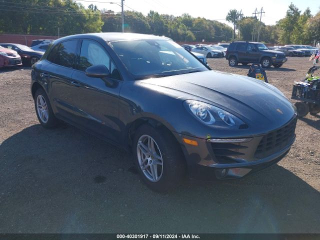 2017 PORSCHE Macan