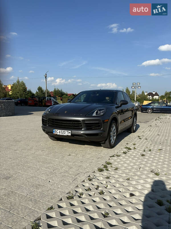 2019 PORSCHE Cayenne