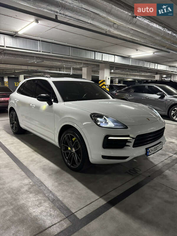 2019 porsche cayenne