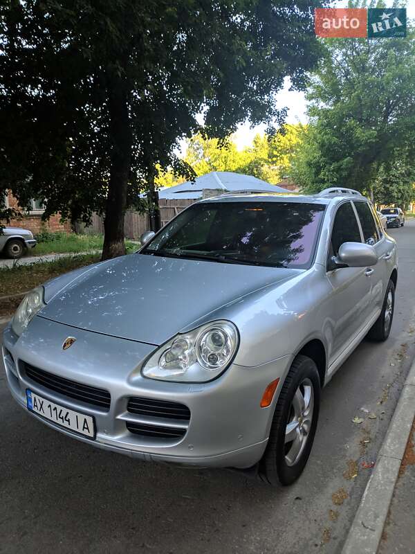 2005 porsche cayenne