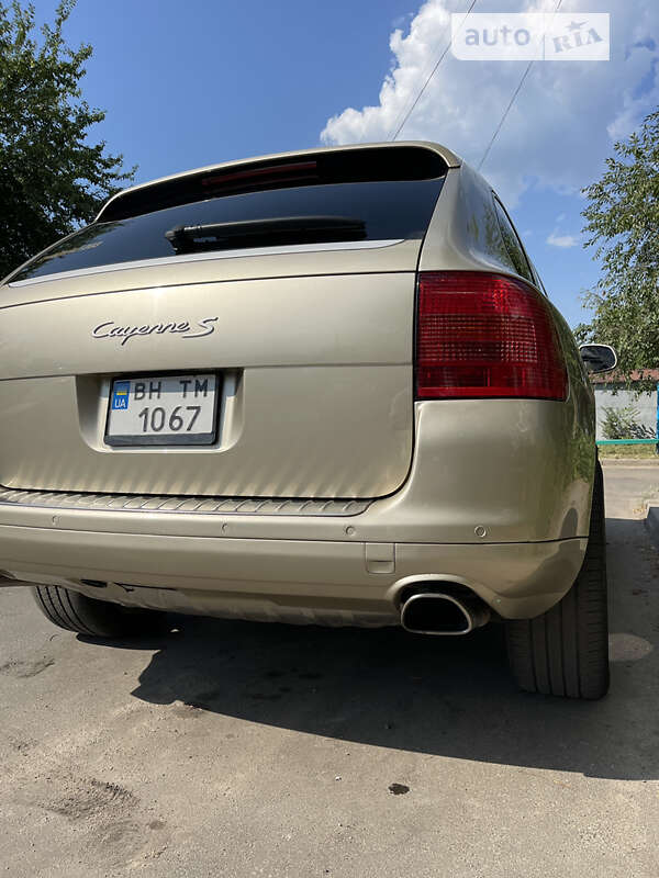 2004 porsche cayenne