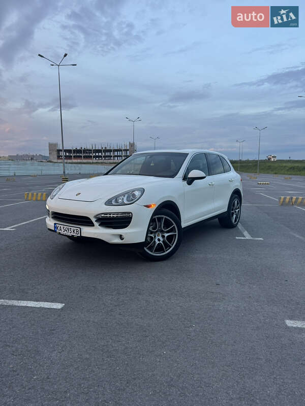 2011 porsche cayenne