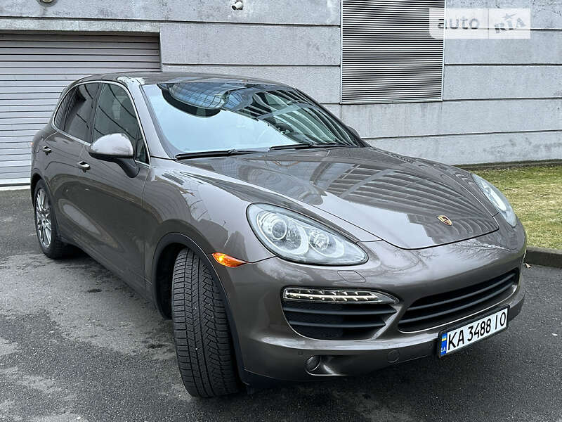 2010 porsche cayenne
