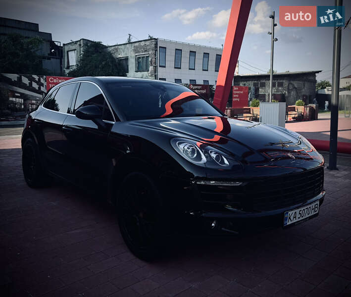 2014 porsche macan